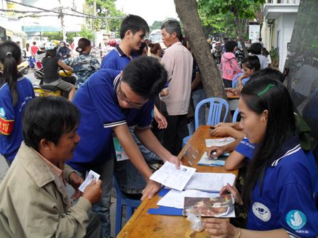 thi-sinh-lam-thu-tuc-du-thi-dai-hoc